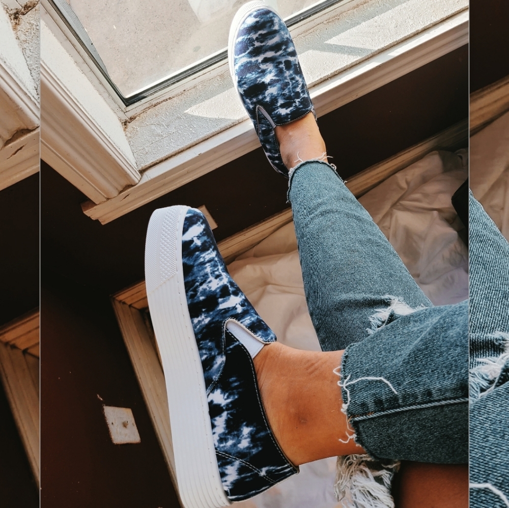 🚨Basic with a twist Collection//tie dye sneaker - Picture 2 of 2